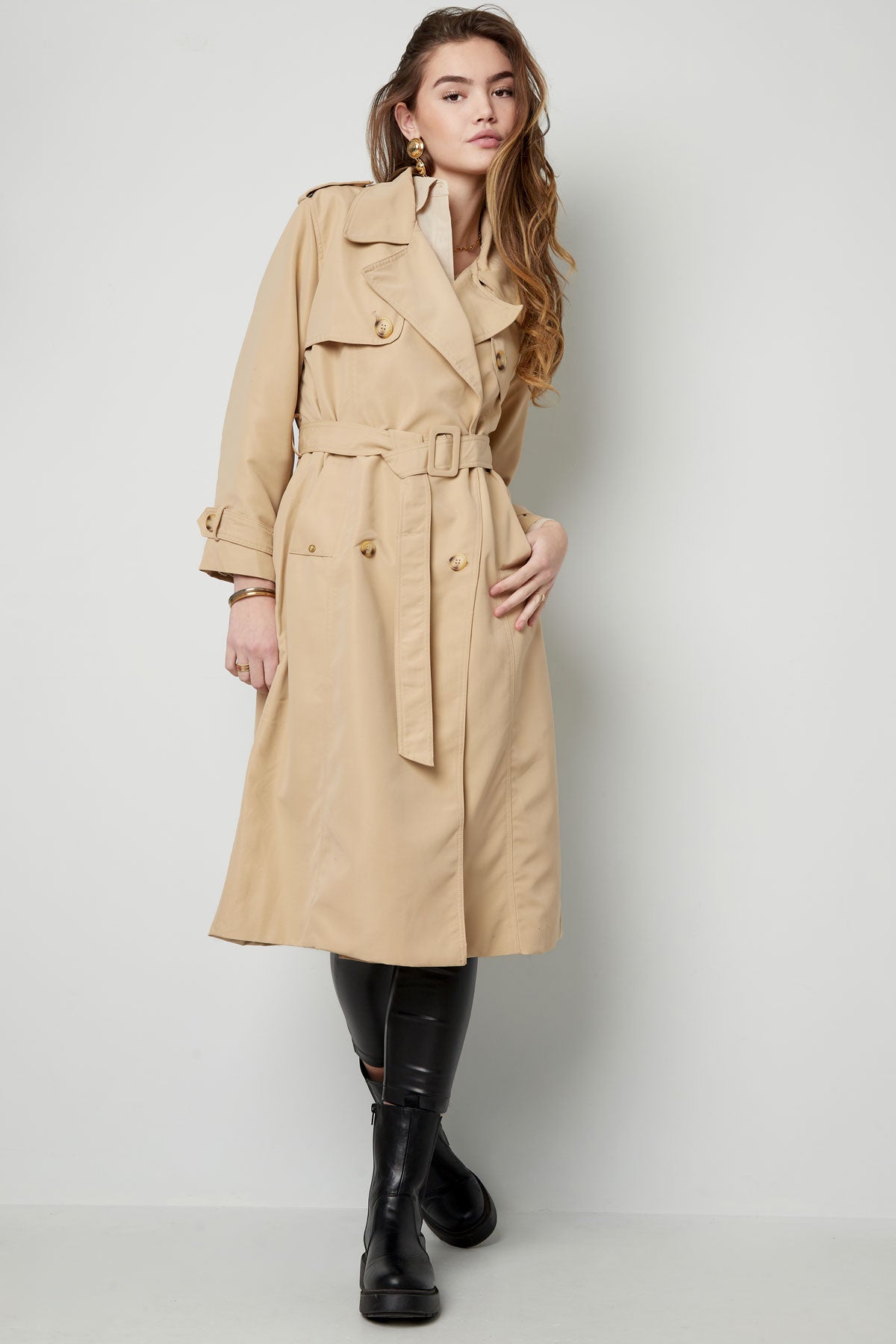 Isla Classic Trench - kan kombineres med ethvert outfit!