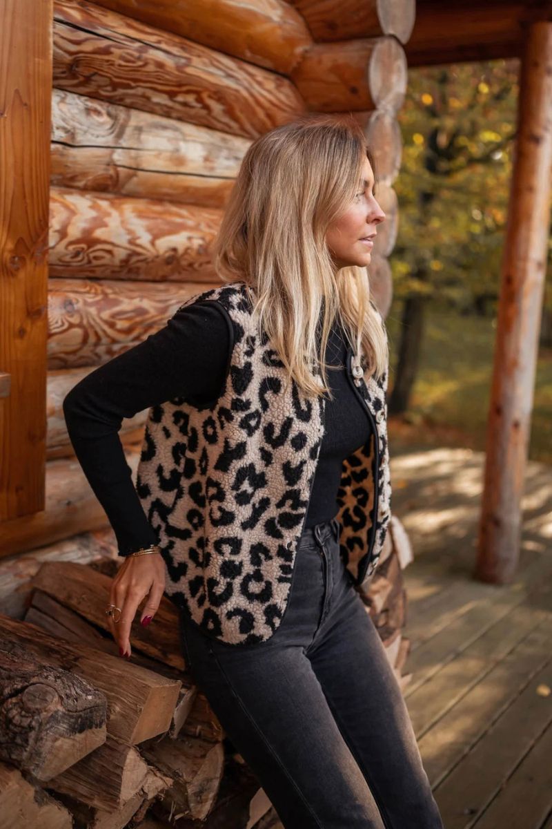 ASTRID™ | Strikket vest med leopardprint