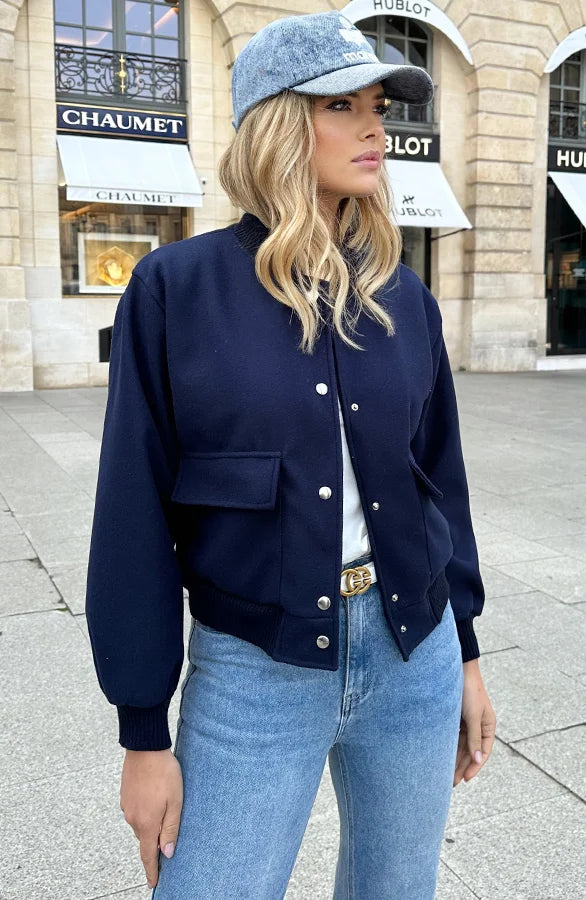 Isla All Day Bomber - kan kombineres med ethvert outfit!
